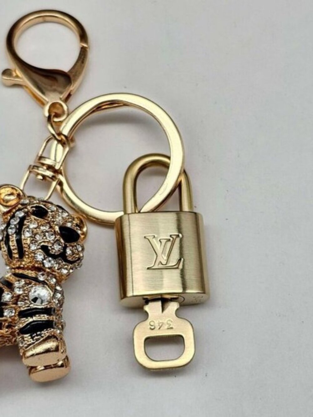 LV Authentic Gold Padlock 🔒 Key Set w/ Unbranded Keychain Tiger Charm - Picture 6 of 8